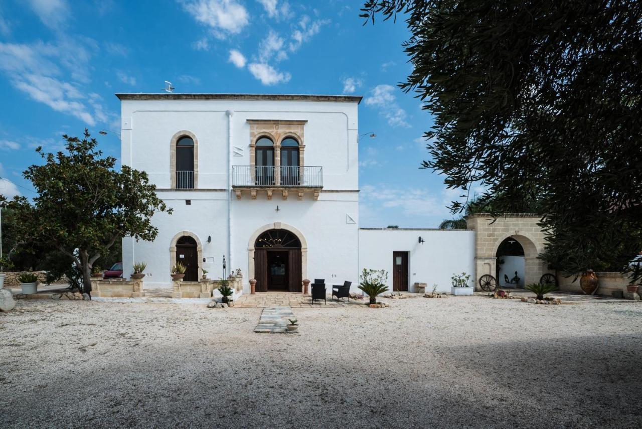 Masseria Borgo Santuri ออสตูนี ภายนอก รูปภาพ