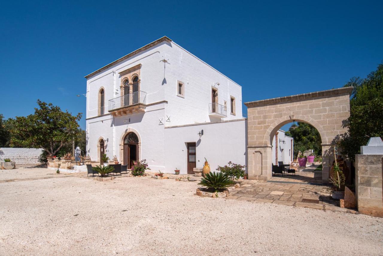 Masseria Borgo Santuri ออสตูนี ภายนอก รูปภาพ