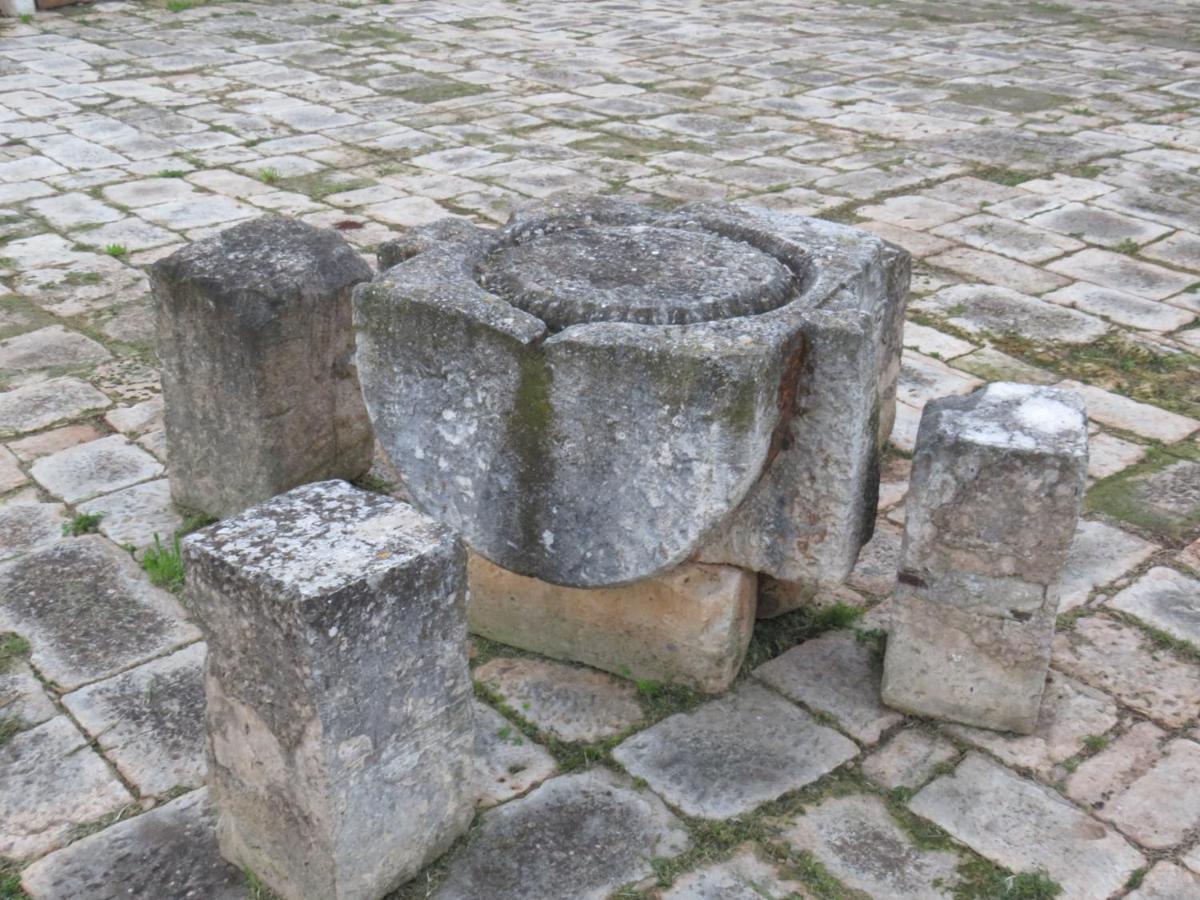 Masseria Borgo Santuri ออสตูนี ภายนอก รูปภาพ