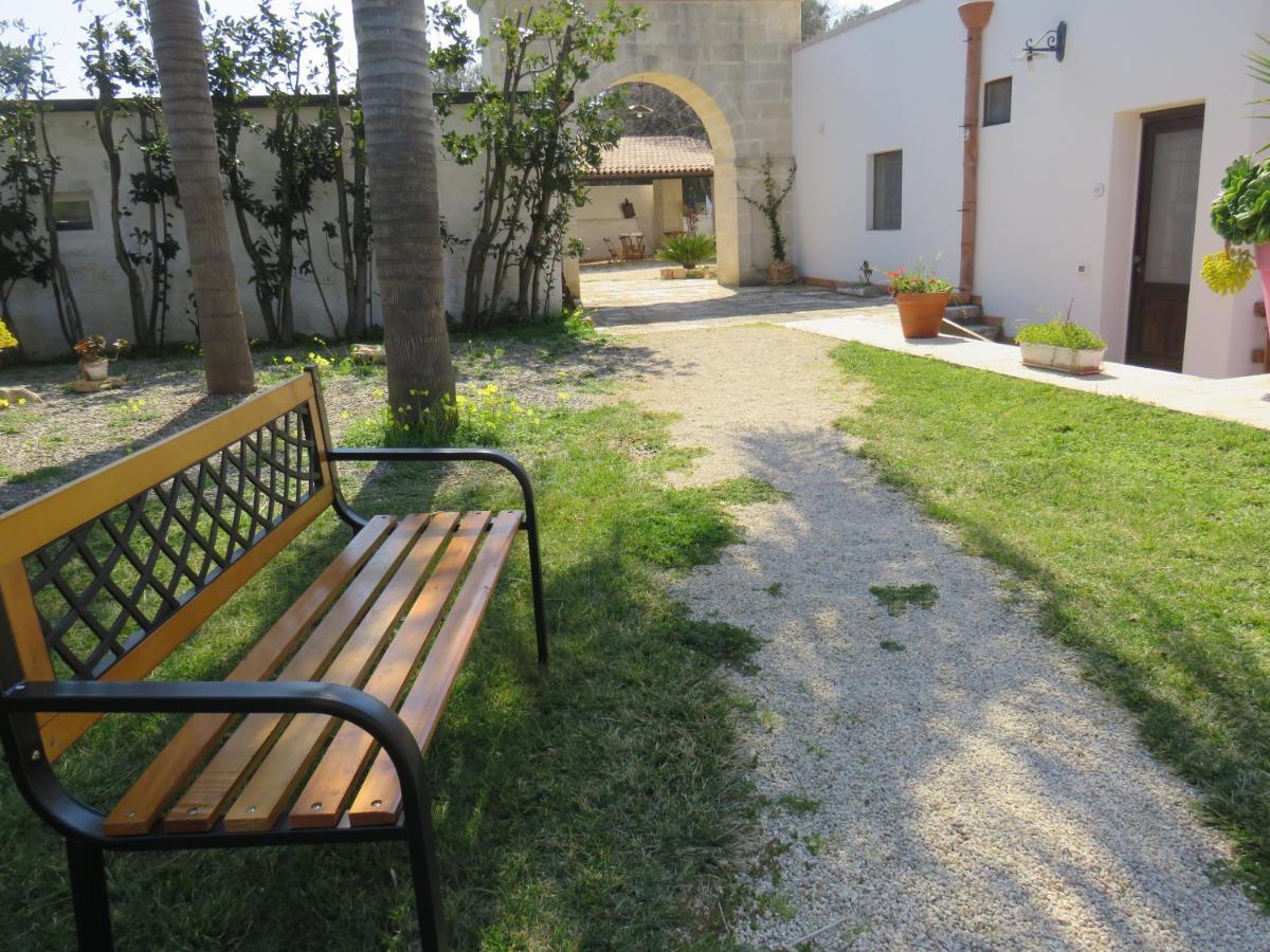 Masseria Borgo Santuri ออสตูนี ภายนอก รูปภาพ