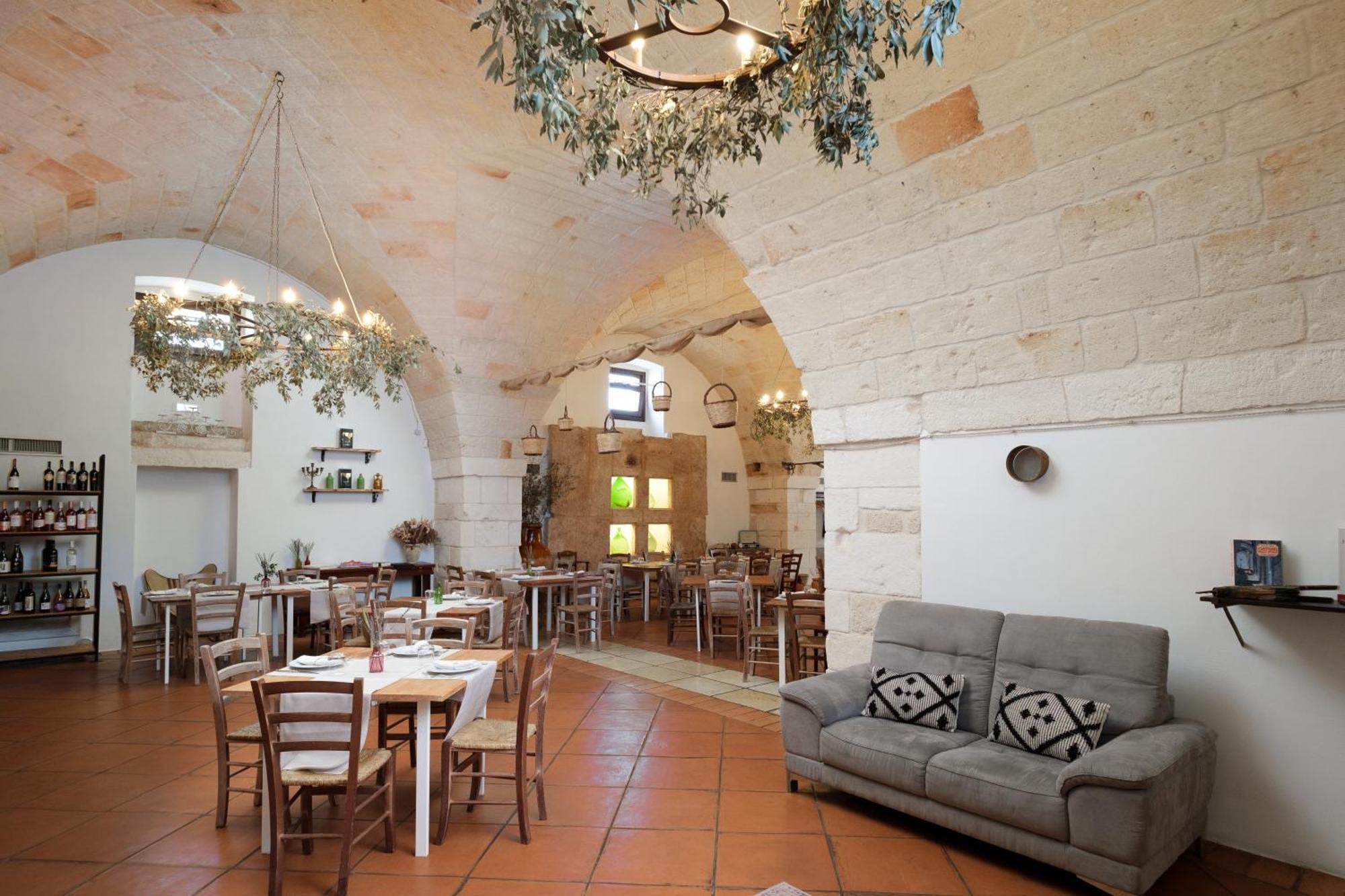 Masseria Borgo Santuri ออสตูนี ภายนอก รูปภาพ