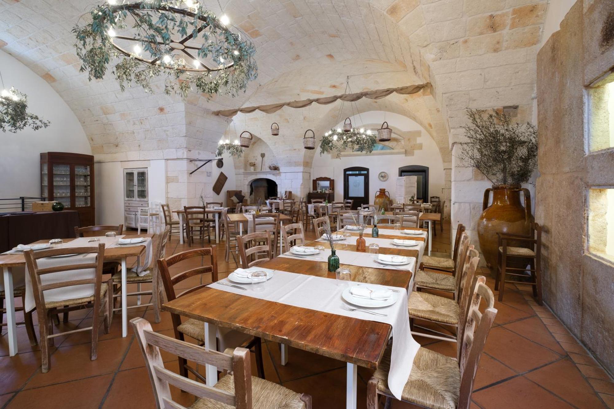 Masseria Borgo Santuri ออสตูนี ภายนอก รูปภาพ